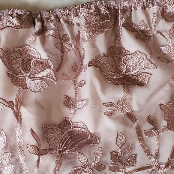 NWOT TOBI ROSE GOLD LACE OFF SHOULDER CROPPED TOP - Picture 5 of 9